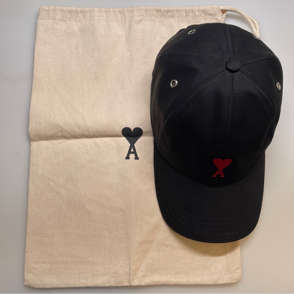 AMI Paris casquette de baseball hat cap black embroidery ami de coeur